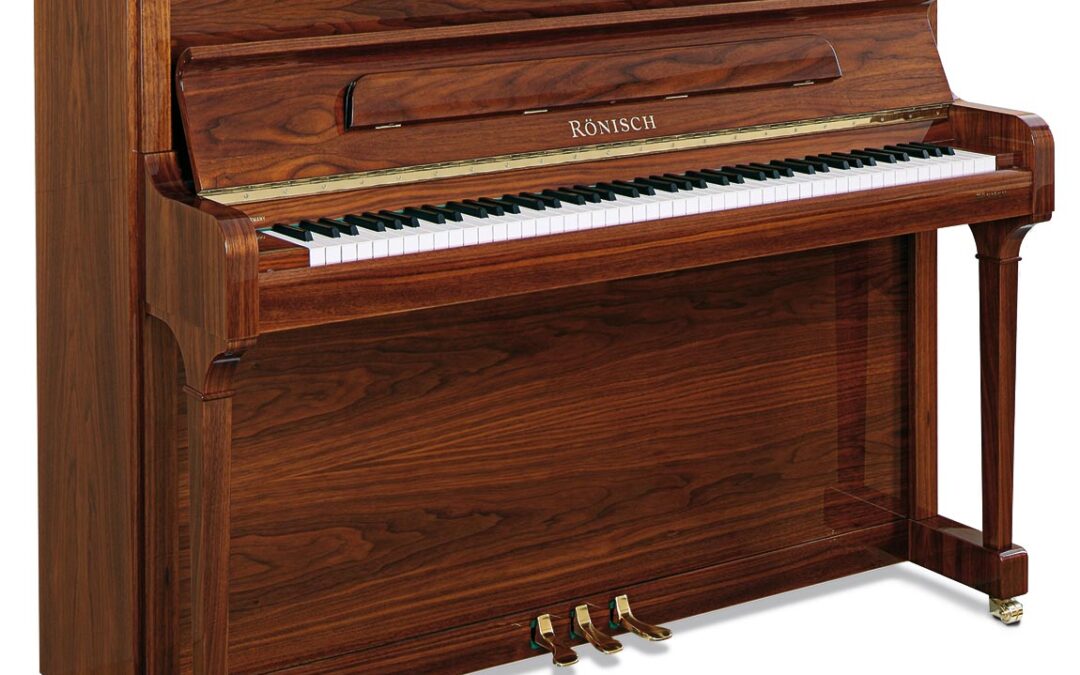 Rönisch 125-K Walnut Upright Piano