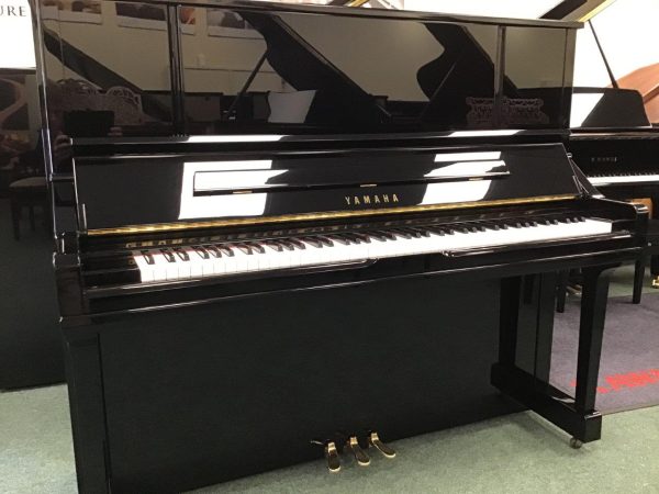 Yamaha YU30 Upright
